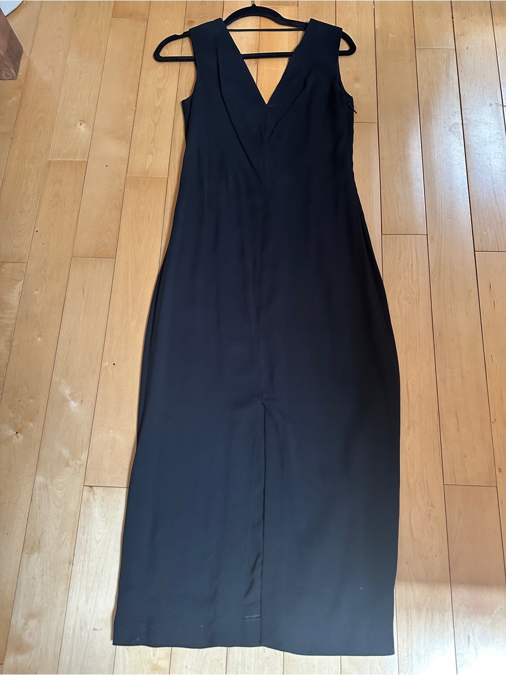 Ming Wang Black V-Neck Sleeveless Maxi Dress